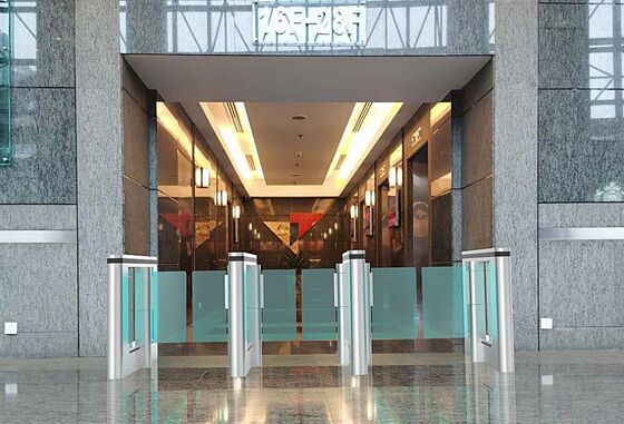 Guter Preis 800 mm Strecke Halbhöhe Schwingbarriere Tor mit Acrylblättern Online